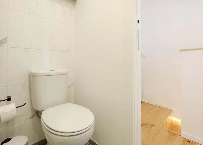 Cozy Downtown House Daire