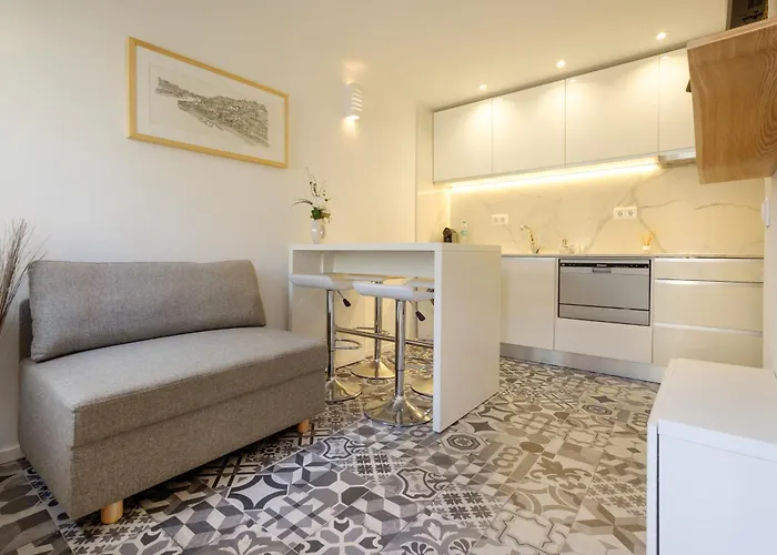 Cozy Downtown House شقة