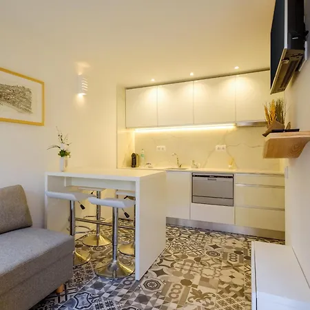 Cozy Downtown House Порту