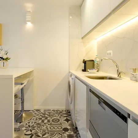 Cozy Downtown House *